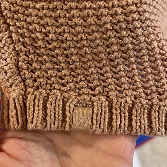 Lululemon Waist Length Sweater ~Sz 10 P2P 21 Caramel Brown 1083 - Picture 3 of 3